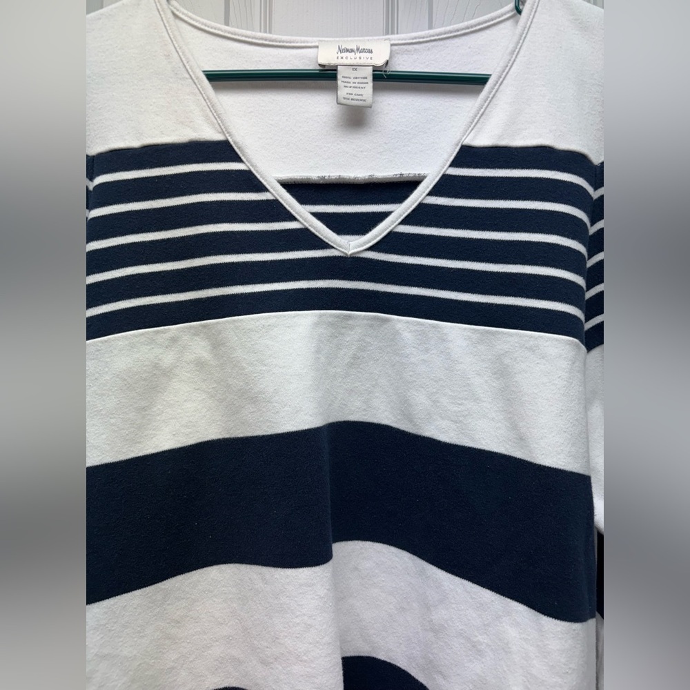 Neiman Marcus Exclusive Navy White Striped Cotton Top 1X - Picture 2 of 10
